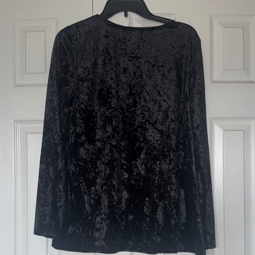 Como Vintage Black Crushed Velvet Long-Sleeve Keyhole Top - Picture 6 of 9